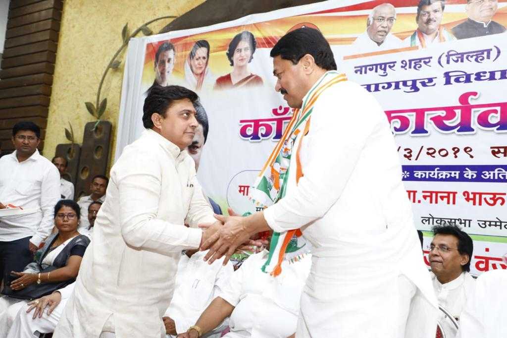 MLC Abhijit Wanjarri (left) and MPCC chief Nana Patole (right)